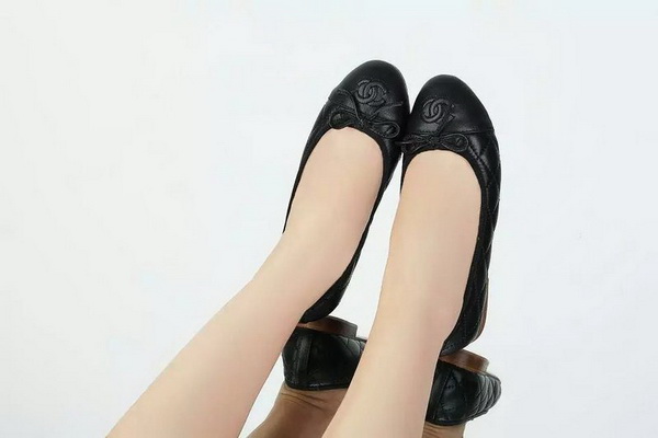 CHANEL Shallow mouth flat shoes Women--105